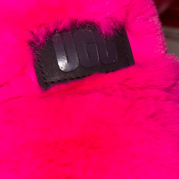 UGG Gloves, NWT. - Picture 7 of 7